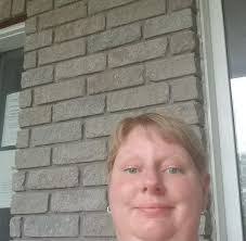 Gina Wray's Instagram, Twitter & Facebook