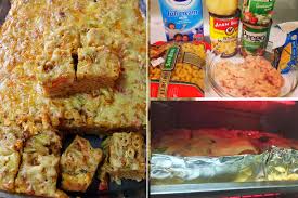 In medium saucepan, melt butter over medium heat; Cara Masak Makaroni Keju Bakar Yang Sangat Mudah Sedap