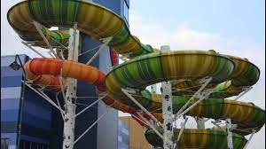 Plopsaqua is het waterattractiepark van plopsaland de panne. Alle Glijbanen All Slides Onride Offride Plopsaqua Plopsaland De Panne Youtube