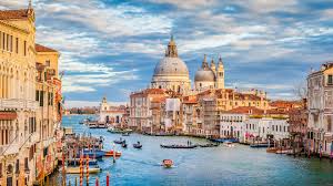 Not only is hammerhal home to the largest and most varied population of free peoples in all. 7 Car Free Cities Around The World That Will Amaze You Lux Magazine