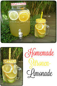 Zitronenlimonade Frisch Lecker Und Mit Wenig Zucker Wiewowasistgut Com Rezept Zitronen Limonade Limonade Entgiftende Lebensmittel