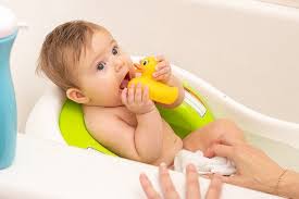 Some parents like doing a bath in the evening, about an hour after feeding but before putting baby down for the night, because the warm water can help the baby feel. The Best Baby Bathtubs And Bath Seats Reviews By Wirecutter
