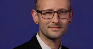 Jeremy Curtsinger's Instagram, Twitter & Facebook