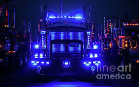 Great Kenworth Logger At Night With Cool Blue Lights Www Rharrisphotos Com Kenworth Big Rig Trucks Truck Lights