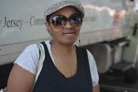 Bringing bins, building ability Trayendo contenedores y construyendo  habilidad