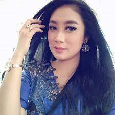 Anisa rahma cover kendang : Lusiana Safara Home Facebook