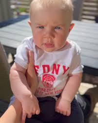 Appreciation post till vår Vinther, a.k.a Gentle Giant 🙏🏼 En lugn och  underbar liten kille som är så självklar i familjen Ortiz 🥹❤️ Redan 3  månader + 3 veckor gammal. Så så så älskad! 🫶🏼