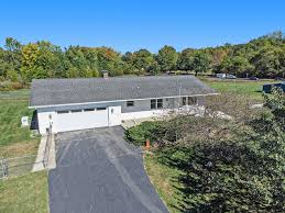 2300 E Hickory Rd, Battle Creek, MI 49017