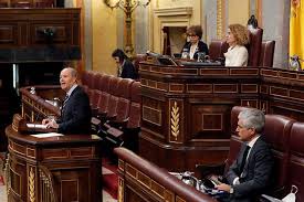 El decreto ley o similar, por lo tanto, ofrece la posibilidad constitucional al poder ejecutivo de crear normas con rango de ley sin la intervención o autorización previa del parlamento o congreso. La Moncloa 13 05 2020 El Congreso Convalida El Real Decreto Ley De Medidas Procesales Y Organizativas Para Hacer Frente Al Covid 19 En La Justicia Prensa Actualidad Justicia