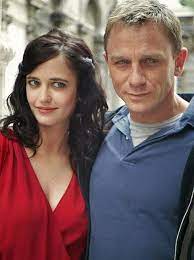 He is known for playing james bond in the eponymous film series, beginning with casino royale (2006). Daniel Craig ãƒ€ãƒ‹ã‚¨ãƒ« ã‚¯ãƒ¬ã‚¤ã‚° Daniel Craig Rachel Weisz Daniel
