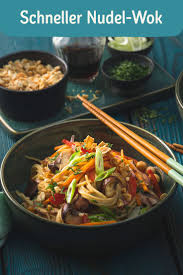 Gebratene Nudeln Mit Knackigem Gemuse Rezept Rezept Wok Nudeln Rezepte Asiatisch Kochen