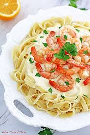 This Shrimp Alfredo Fettuccine Pasta Is Majorly Delightful Crowd Gathering Meal And Surpris Fettuccine Pasta Chicken Alfredo Pasta Recipe Alfredo Sauce Recipe