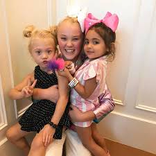 Nur die seitlichen abdeckungen beim wasserrad sind etwas unstabil (siehe fotos). Claire S Total Bff Goals Jojo Siwa Foreverandforava Facebook