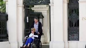 Biography samantha also confirmed to us in november 2017 that she has used a wheelchair ever since being diagnosed with multiple sclerosis. Meghan Markle Sister Samantha Turned Away From Kensington Palace