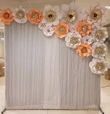 Cuadros, lámparas, flores, jarrones … disponemos de una amplia selección de accesorios para cualquier rincón de la casa. 30 Ideas De Arreglos Flores Grandes Cartulinas Flores Decoracion De Unas Sobres De Papel