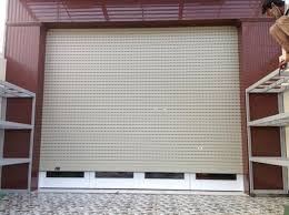 Chi phí lắp đặt cửa cuốn có đắt không? Lưu ý khi lắp đặt