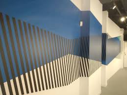 Un Nouveau Magasin Decathlon City De Nice Est Passe Entre Les Mains De Graphik Pour Une Deco Et Une Signaletique Au Top Rayu Magasin Decathlon Decathlon Bleu