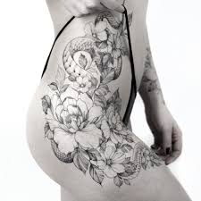 Snake And Flowers Tattoo On Hip Hip Tattoos Women Snake And Flowers Tattoo Thigh Tattoos Women