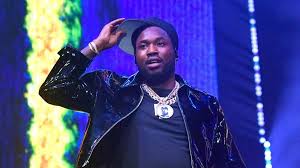 Robert rahmeek williams (born may 6, 1987), better known by his stage name meek mill is an american rapper, and singer from philadelphia, pennsylvania. Meek Mill Dragged On Twitter After He Tells Water Hustling Kids To Split 20 Hiphopdx