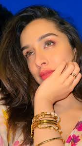 Samantha Ruth Prabhu and Kiara Advani Comment, Like and Share ! .  #samantharuthprabhu #kiaraadvani #allactressworld #womenfashion #clothing  #empowerment #viralchallenge #usedclothing #RevengeStory #femaleprotagonist  #topengagers #digitalcreator