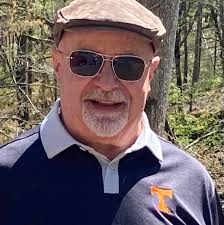 What is the best Martin for smaller framed people. I love the D-18 but the  body is to large for shorter armed people 😃