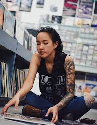Tatiana Manaois Best Female Artists Female Artists Fashion Outfits