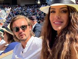 Jade Lagardère sème le trouble avec un beau cavalier en Suisse