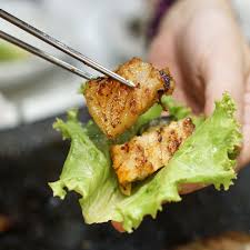 Resep ikan nila bakar dan saus kecap manis pedas? Ini Cara Makan Daging Panggang Ala Korea Endeus Tv