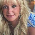 Roxanne Ellwanger's Instagram, Twitter & Facebook