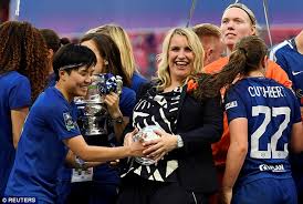 She has not been previously engaged. Chelsea Women S Boss 41 Who Underwent Ivf Reveals She Was Carrying Dead Twin As She Lifted Fa Cup Daily Mail Online