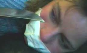 Suddenly a topless, blindfolded, unconscious. Film Review Ostermontag 1991 Hnn