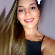 Caroline Andrade (@caroline_and)