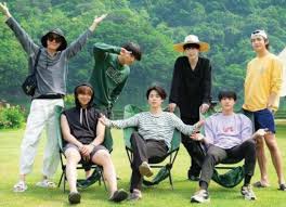 From painting to canoeing, the seven of them will be spending time together in the same place. Bts Members Are Painting Cooking Boating And Rejuvenating During Their Vacation In The Teaser Of In The Soop Bollywoodbio Sweden