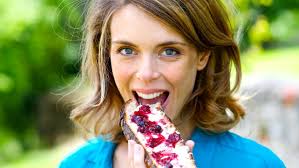 La estrella de la tele Julie Andrieu: "Francia sigue siendo ese lugar donde  se forman los chefs"