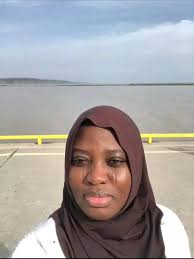 I'm single and looking for a partner. 🥰 I know I'm older and maybe not as  attractive as I used to be, but if anyone wants to get to know me, I'd