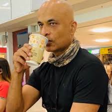 Manu Joseph على X: "@t86983420001 Six boiled eggs, boiled beans, peanuts,  curd, peanuts, fish, any vegetable except potatoes, chicken. Some days:  millet, Jawar etc. Sundays I eat only maida and sugar." /