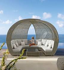 La Mobilier De Jardin De Luxe Par Skyline Design Outdoor Daybed Outdoor Living Skyline Design