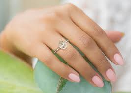 Jan 23, 2021 · on average, the cost of a 2 carat diamond ranges from $2000 up to $30,000. The Ultimate Guide To Buying A 2 Carat Pear Diamond Ring