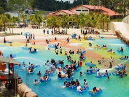 Bandung selalu manawarkan wisata yang menarik dan asyik untuk di kunjungi. Bukit Gambang Water Park Pahang Lokasi Percutian