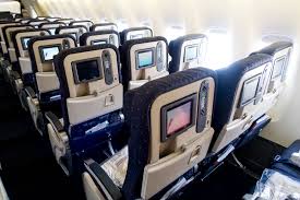 Only the first two rows have 3 3 3 seating arrangement. Flight Review Air France 777 300er Economy From Paris To Bangkok