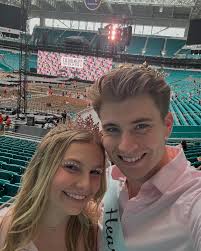 it's you and me that's my whole world 🫶 #MiamiTSTheErasTour #TSTheErasTour