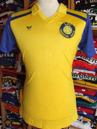 Was bedeuten würde, dass der regionalligist von heute auf morgen 110 jahre älter wäre. Antigo A 1 Fc Lokomotive Leipzig Camisas De Futebol