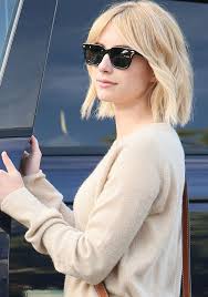Emma Roberts Back To Blonde In Loeffler Randall Fay Oxfords Emma Roberts Hair Short Hair Styles Short Blonde Hair