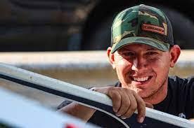 Devin Moran's Instagram, Twitter & Facebook