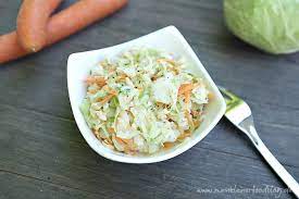 Nachdem männe dort sehr gerne mittags mit seinen kollegen zum essen hingeht und diesen salat gerne mag wird der. Coleslaw Amerikanischer Krautsalat Schnelle Einfache Rezepte