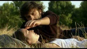 She meets ben by chance at a job interview. Living On Love Alone D Amour Et D Eau Fraiche 2010 Trailer English Subs Video Dailymotion