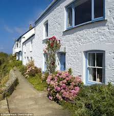 It makes so beautiful color combination inspired from this image. Sarah Beeny Reveals What Colour Door Sells A House Daily Mail Online