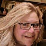 Lori Pilat's Instagram, Twitter & Facebook