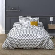 Retrouvez des housses de couette pour les adolescents, des housses de couette pour fille ou garçon, ainsi que des modèles élégants et raffinés pour votre chambre à coucher et vos chambres d'amis. Housse De Couette 3 Suisses