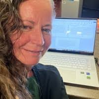 Sandra Elledge's Instagram, Twitter & Facebook